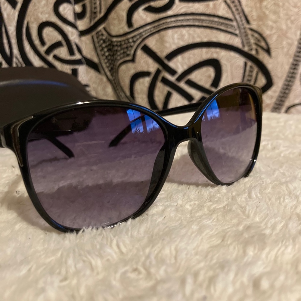 Michael Kors Sunglasses Women’s - Picture 4 of 6